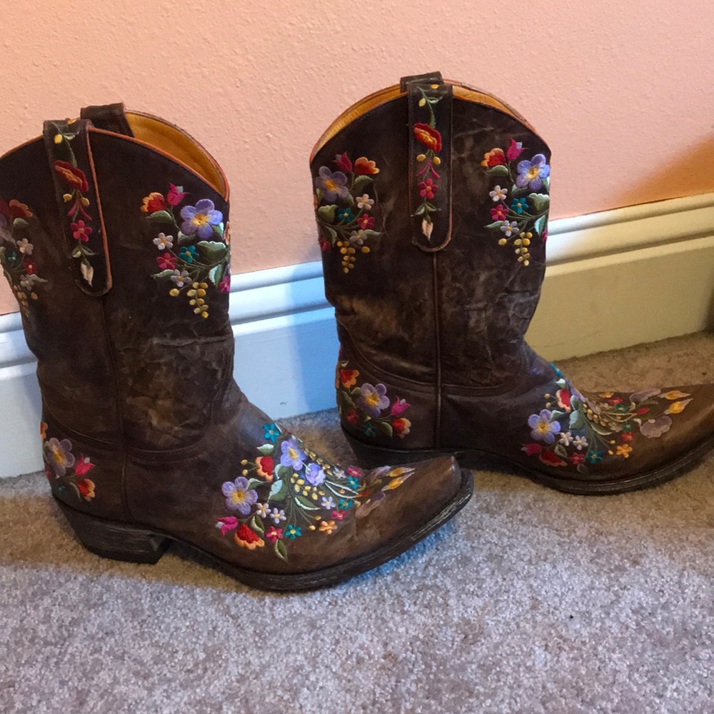 Old Gringo Sora boots.